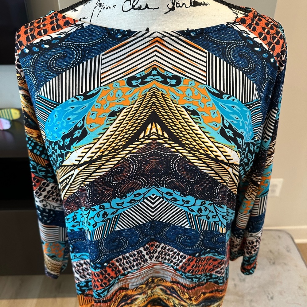 Women’s Multicolor Patterned Boatneck Top SIZE LARGE